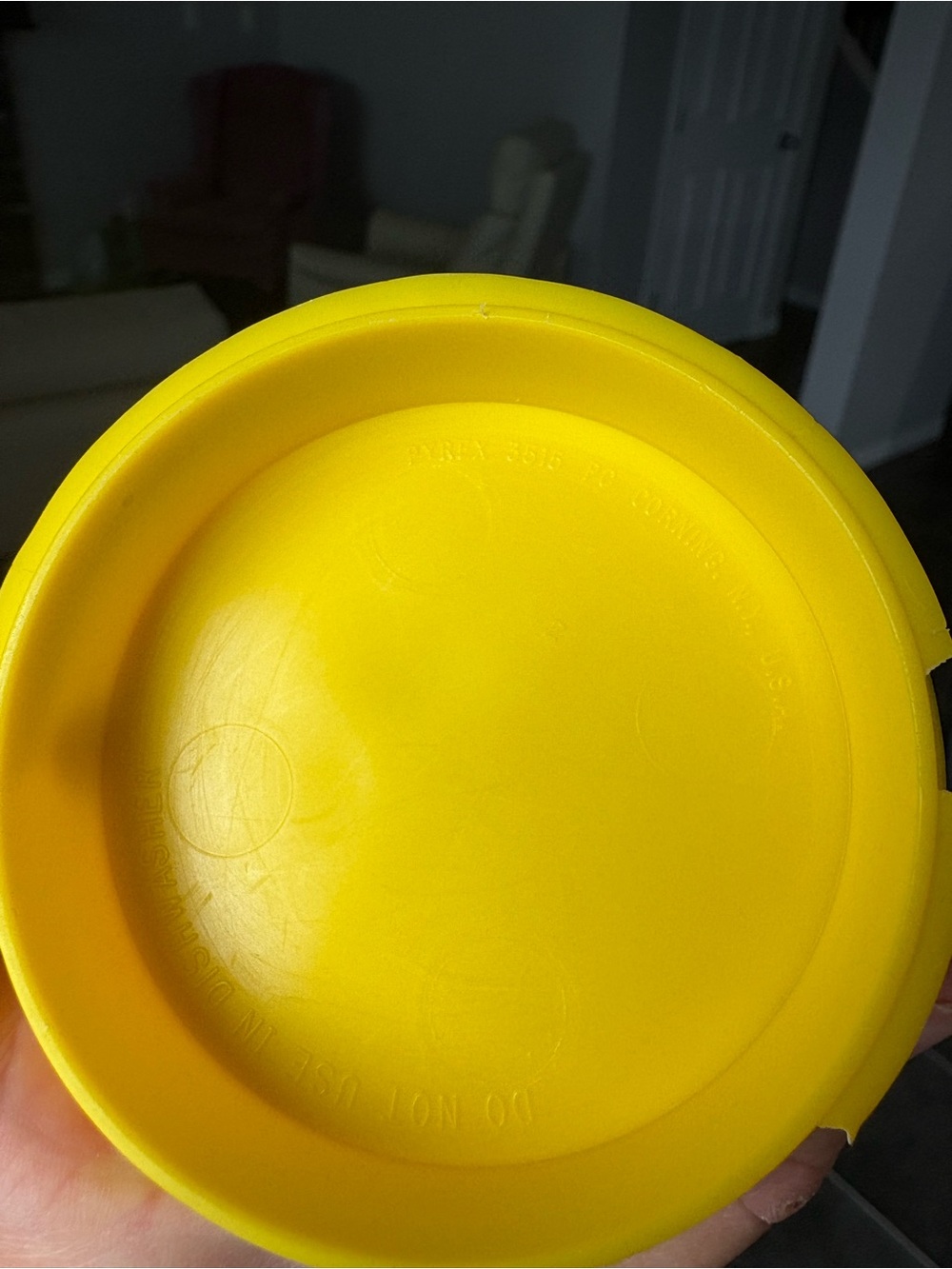 Pyrex 1.5L Glass Pitcher with Lid - Picture 5 of 5